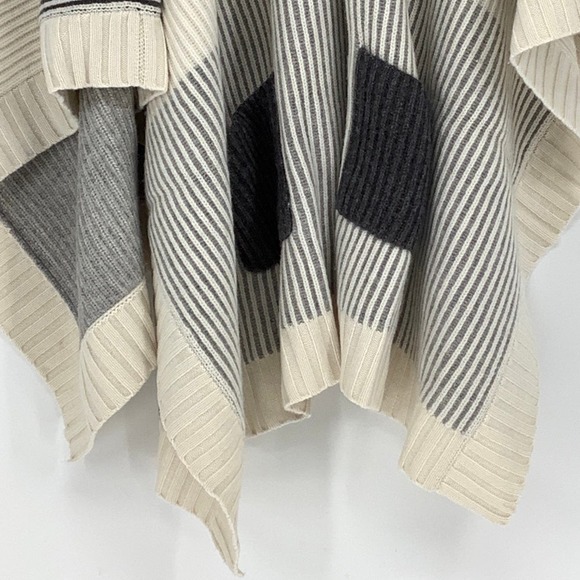 NEW! Naadam One Size $595 Wool Blend Fisherman Color Block Poncho Gray Blue J7-6 - Picture 9 of 13